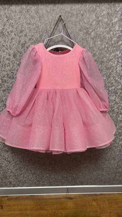 Пышное нарядное платье 104