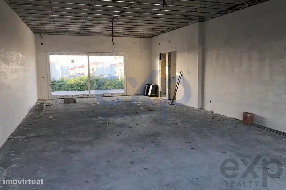 Oportunidade Única: Espaço Comercial em Casais de Mestre Mendo