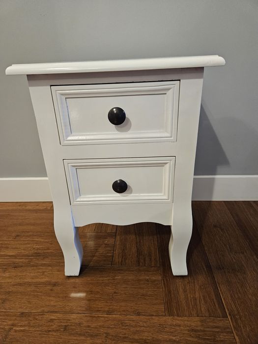 Stolik nocny bialy