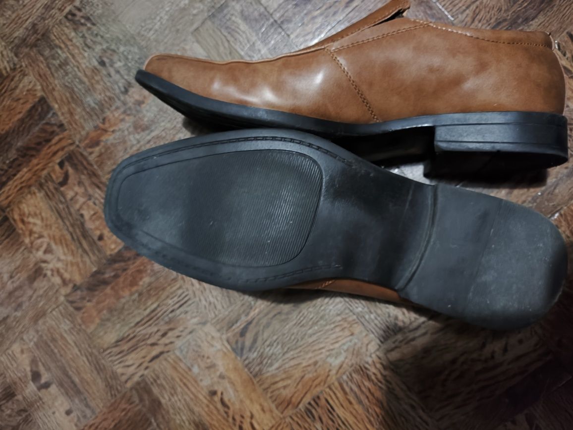 Sapatos de escritório Slip-in tamanho 42