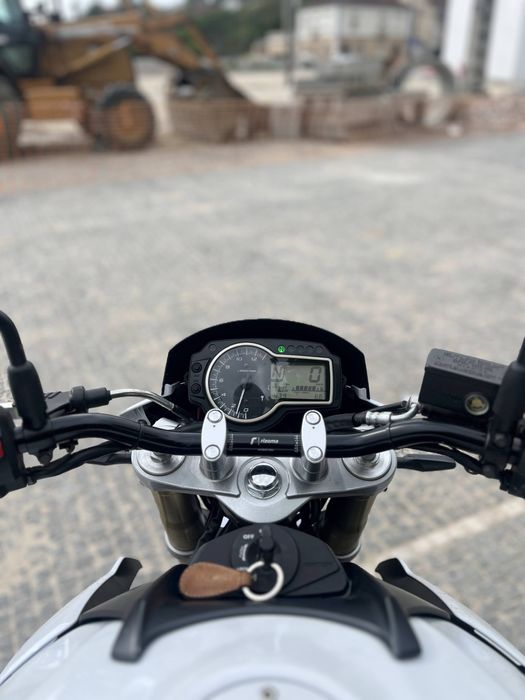 SUZUKI GSR 750 106cv