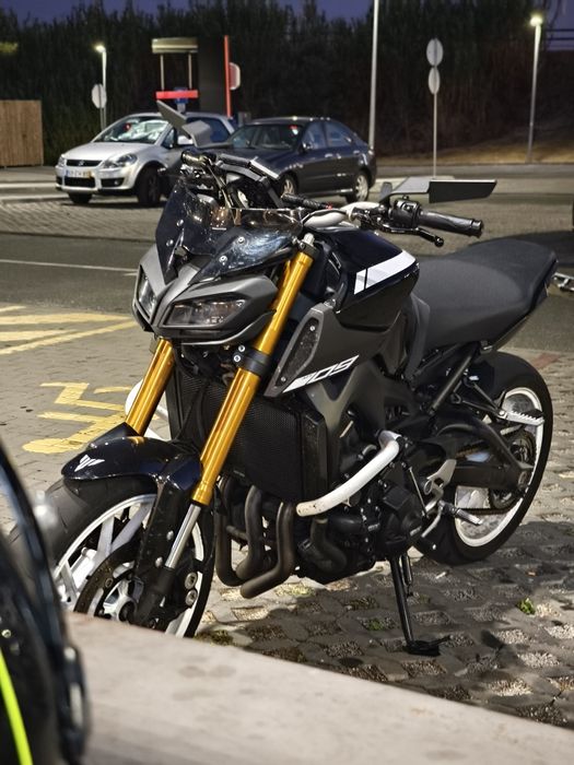 Mota Yamaha MT 09