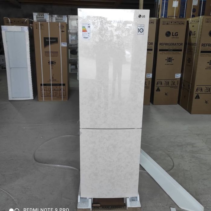 Продам Холодильник LG