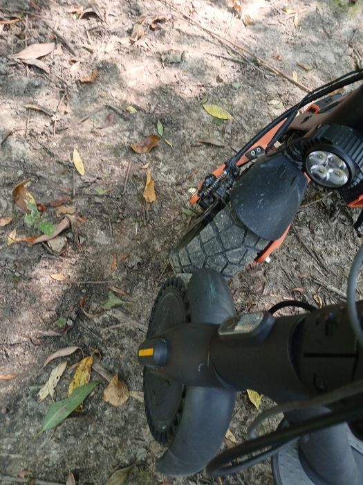 Sprzedam w bardzo dobrym stanie hulajnoge xsałmi mi electric scoter 1s