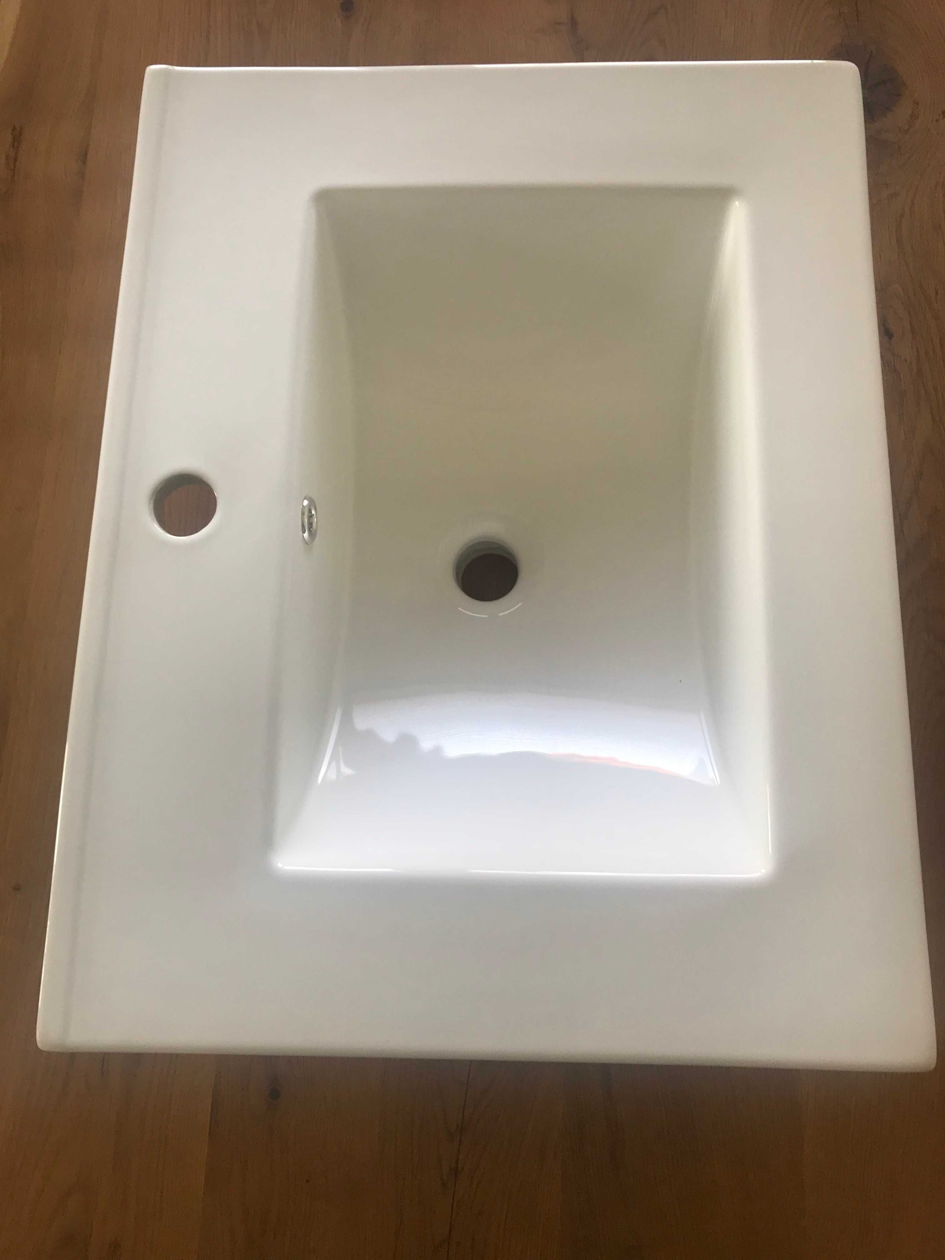 Umywalka Spek z otworem 60 cm biała (nowa)