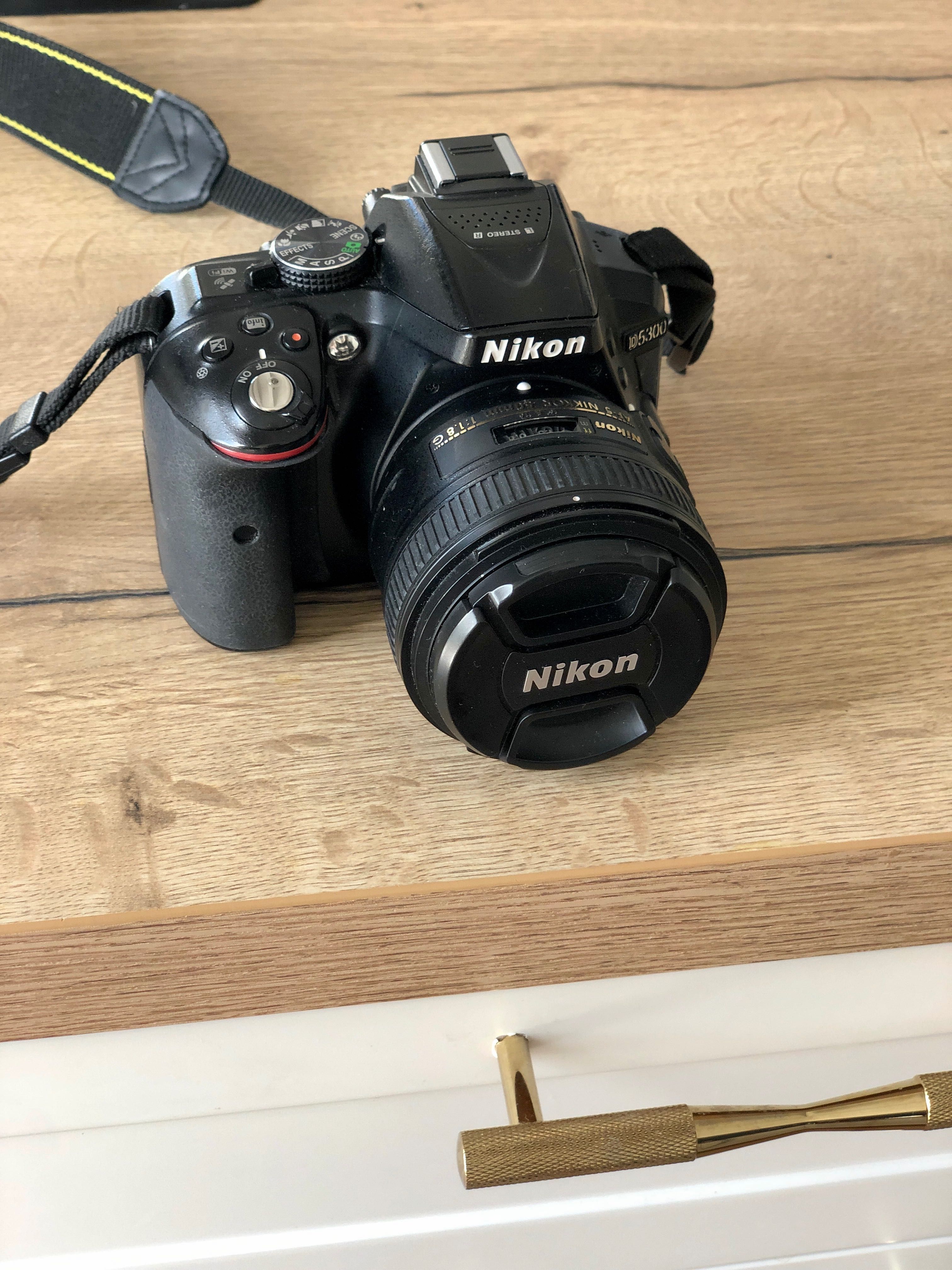 Lustrzanka Nikon D5300 korpus + obiektyw AF-S Nikkor 50mm 1.8G