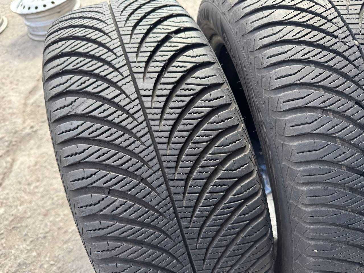 Шини літо 215/55/R17 GoodYear Vector4Seasons 2021Рік