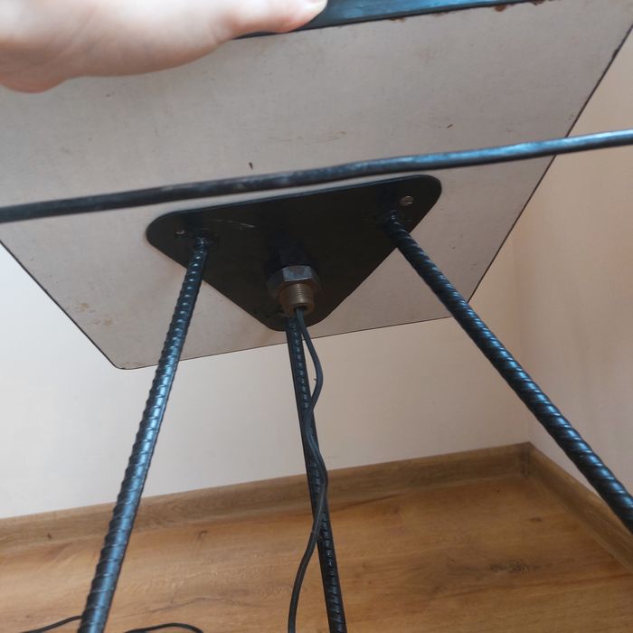 Lampa z gazetnikiem prl vintycz