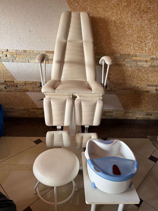 Крісло педикюрне