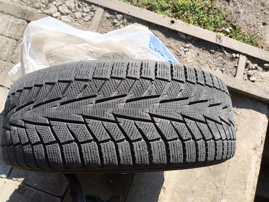 Hankook Winter i*Cept 215/60r16