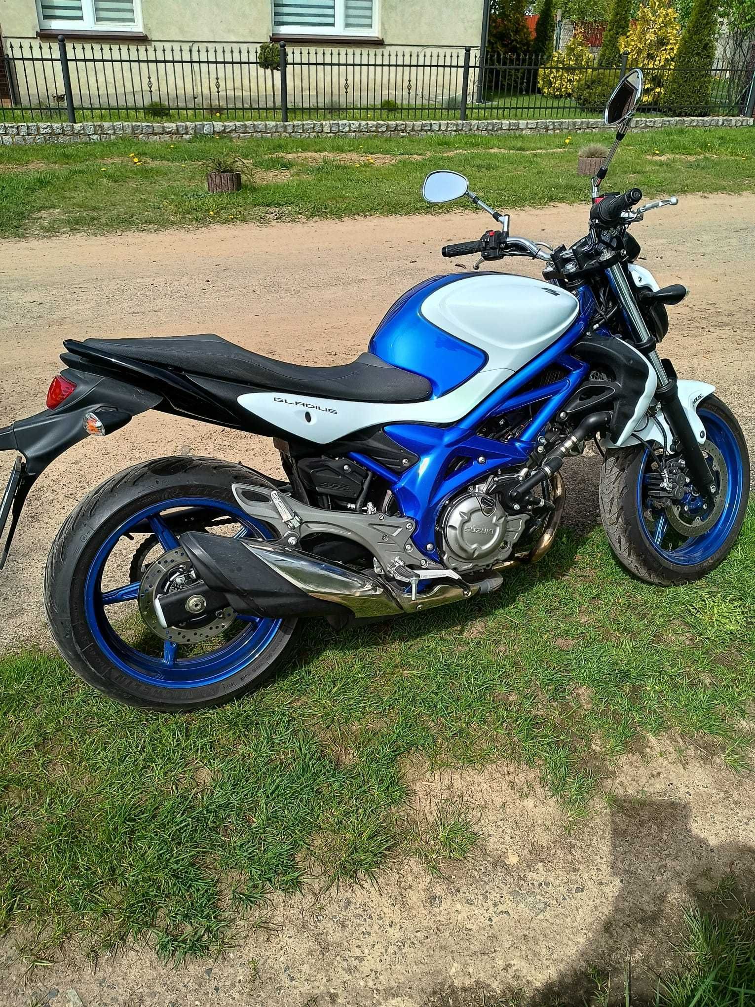 Motocykl suzuki gladius