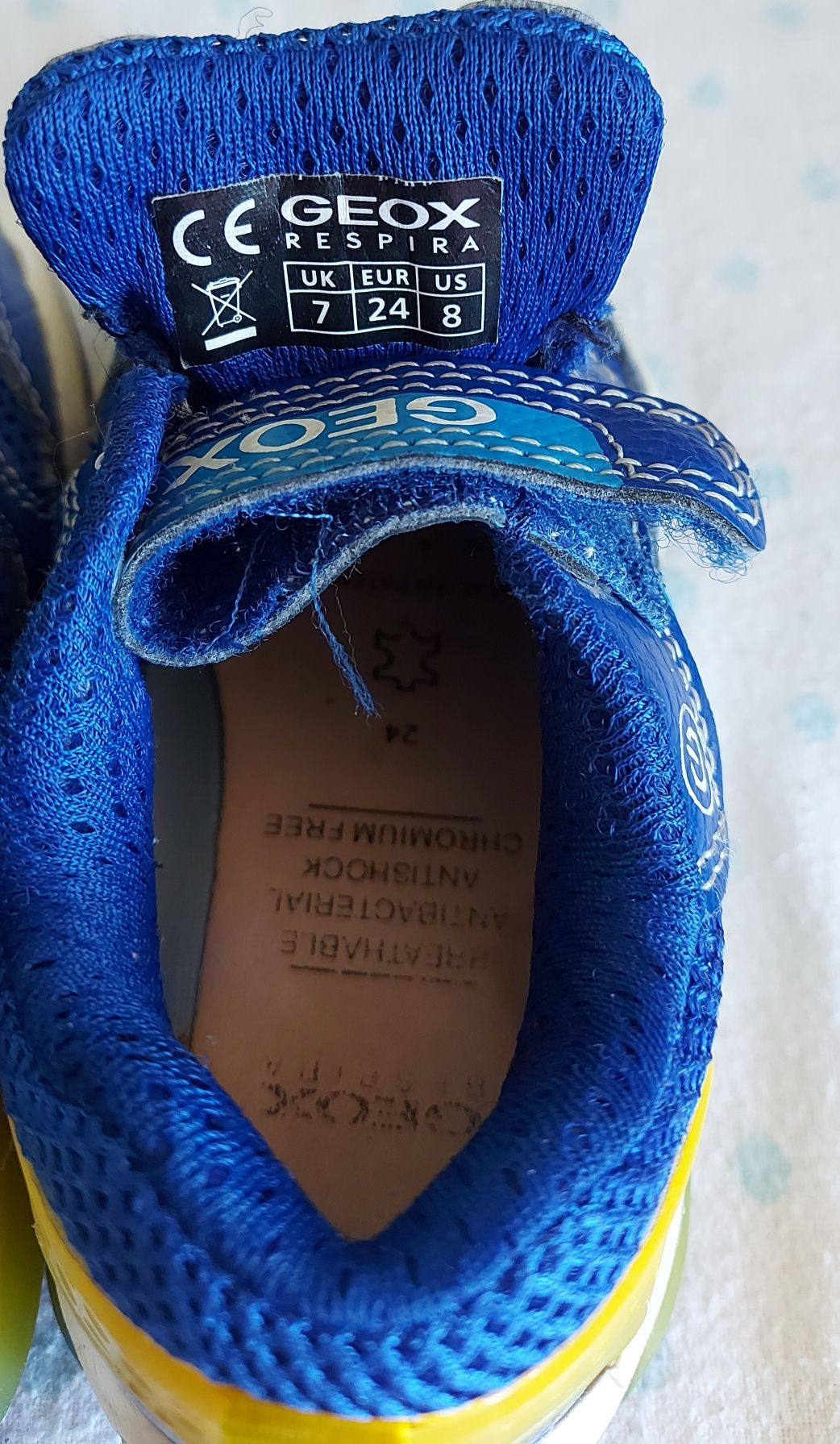 Adidasy Geox roz. 24 świecącą podeszwa