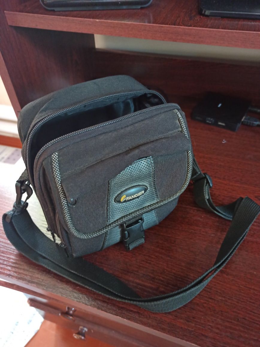 Canon SX1is, 10 мегапікселів.