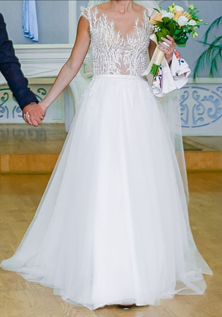 Свадебное платье Цену снижено! Очень красивое свадебное платье.