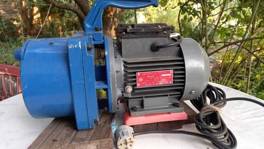 Електронасос для води