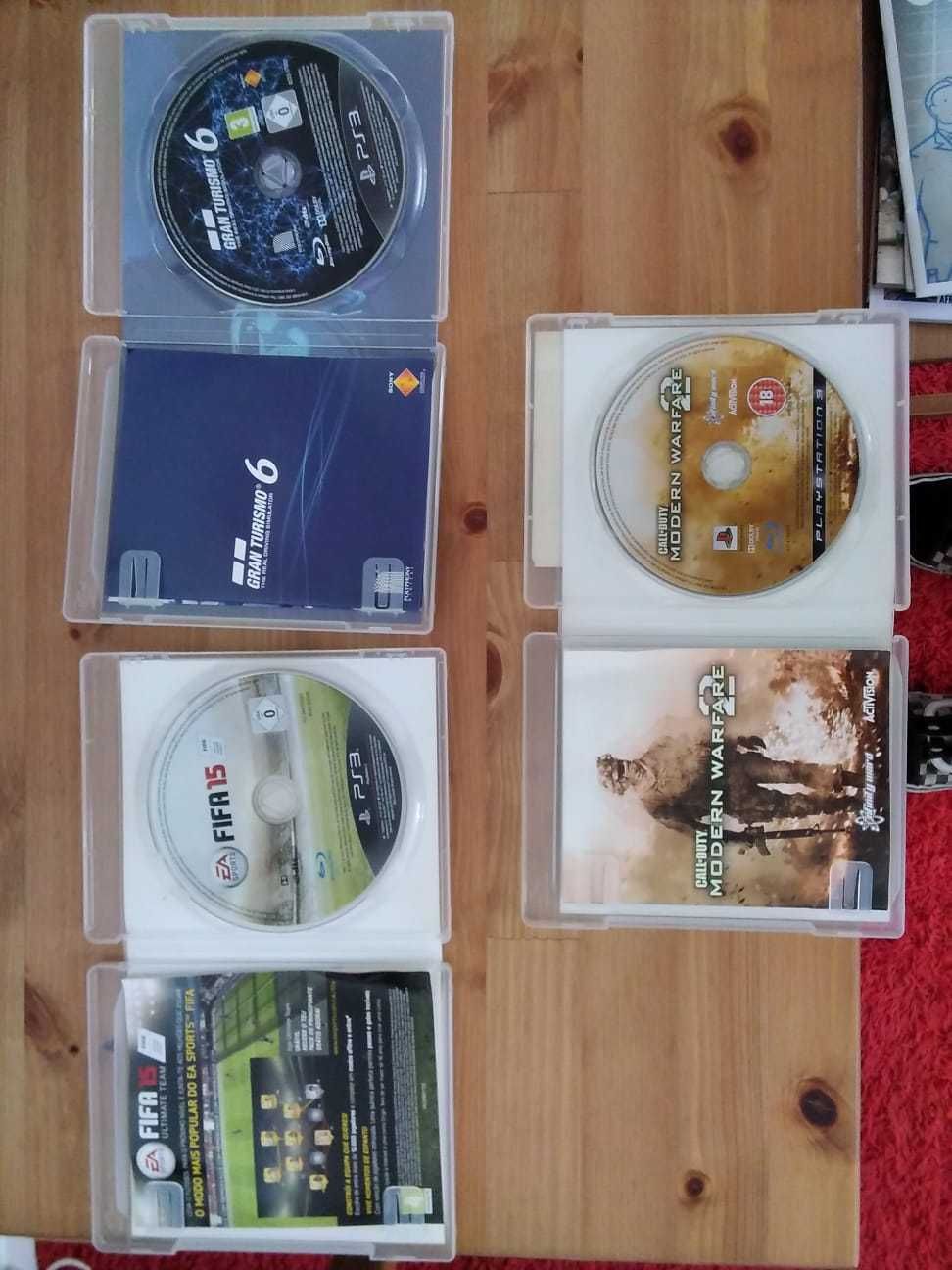 PS3 superslim c/ Gran Turismo 6, Mw2 e Fifa 15