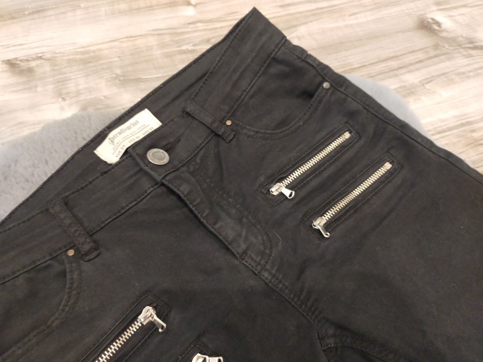 Spodnie Stradivarius XS