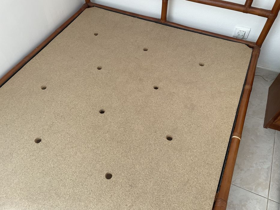 Cama de solteiro em bambu