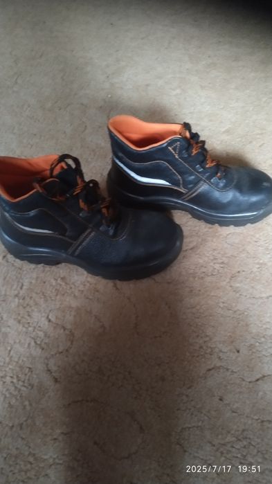 Ботинки рабочие .