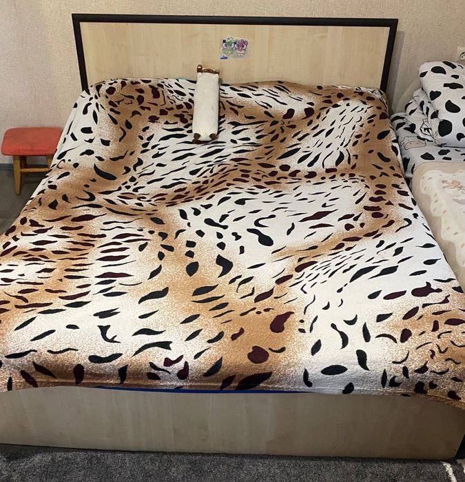 Ліжко двохспальне