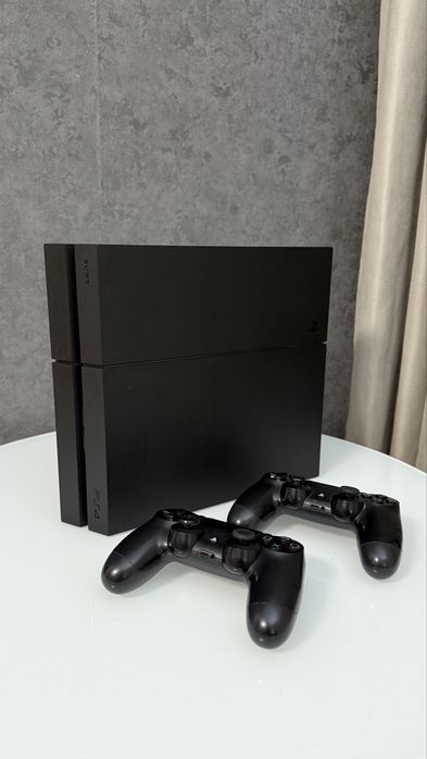 Sony PlayStation 4 + 2 джойстика + Fifa 21
