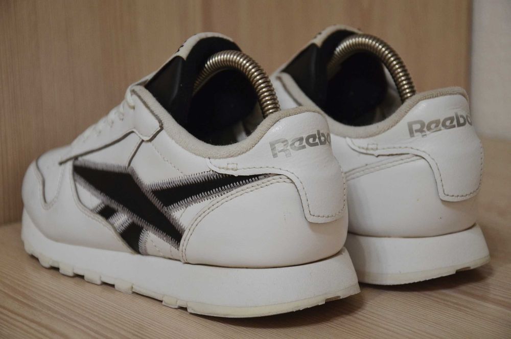 Reebok . Шкіряні кросівки