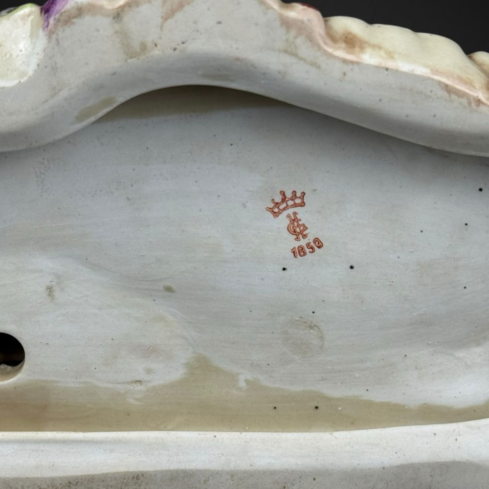 Figurka niemiecka porcelanowa karoca z końmi B51/071413