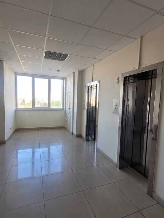 Офіс 16 кв.м. біля м.Чернігівська