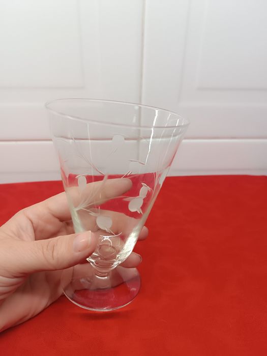 Copo Cristal Vintage. Flores em Relevos. 13,5 cm