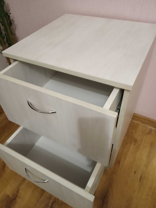 Тумбочка офісна, прикроватна