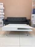 Zestaw mebli do poczeklani - sofa i stolik