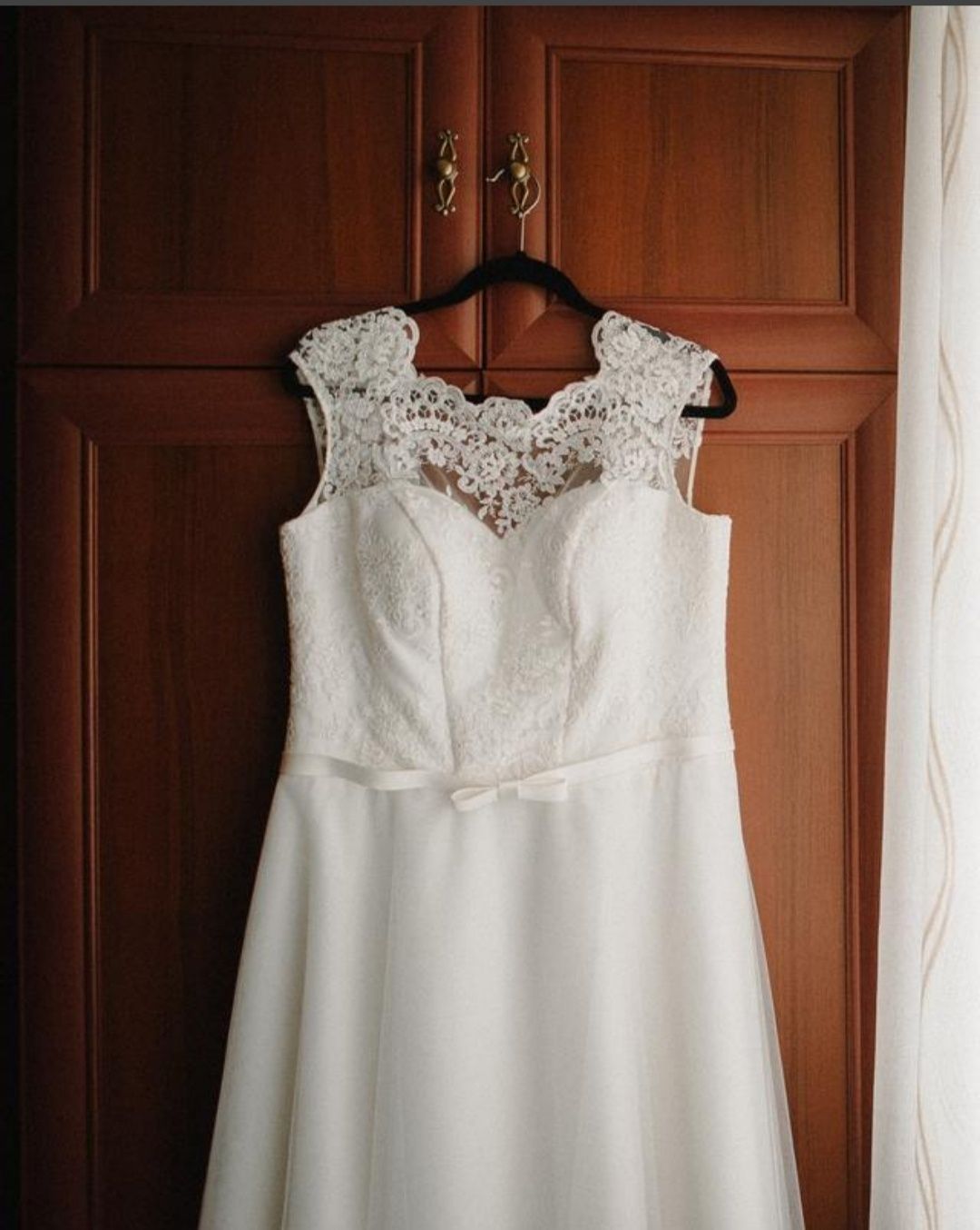 Весільна сукня А-силуету