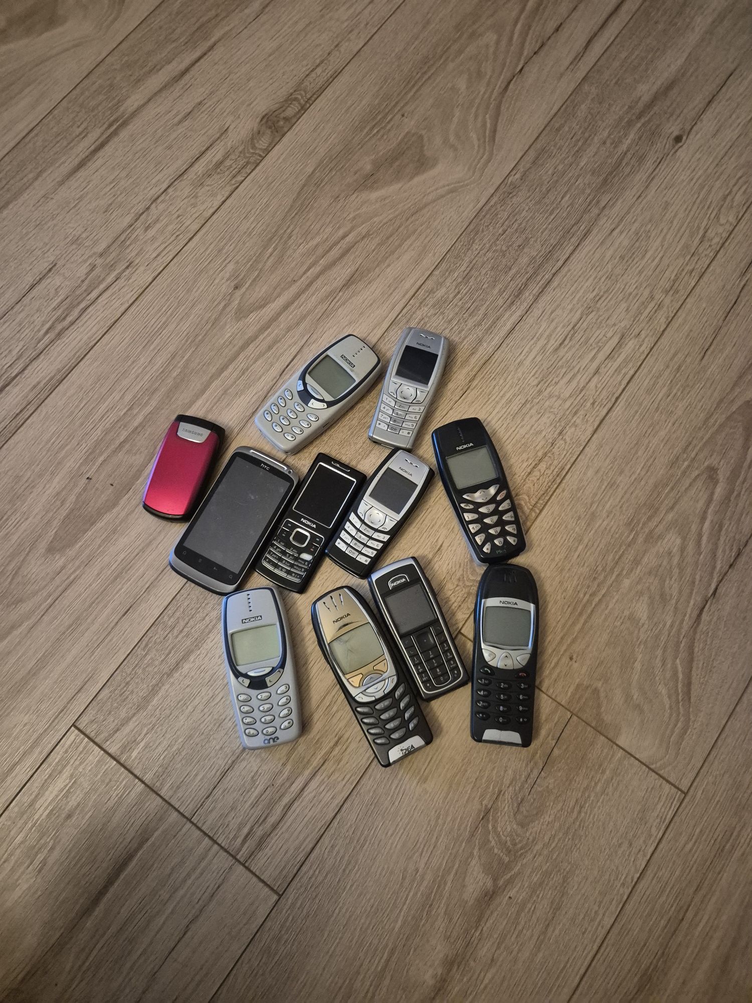 Zestaw telefonów Nokia Samsung HTC