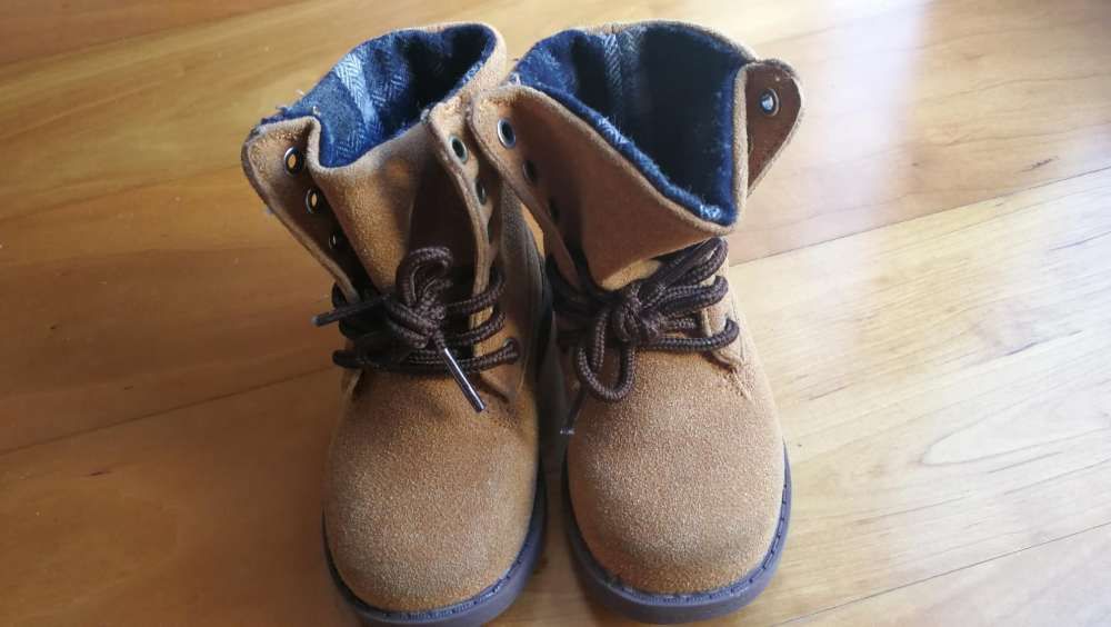 IMPECÁVEIS Botas camurça camel n. 21