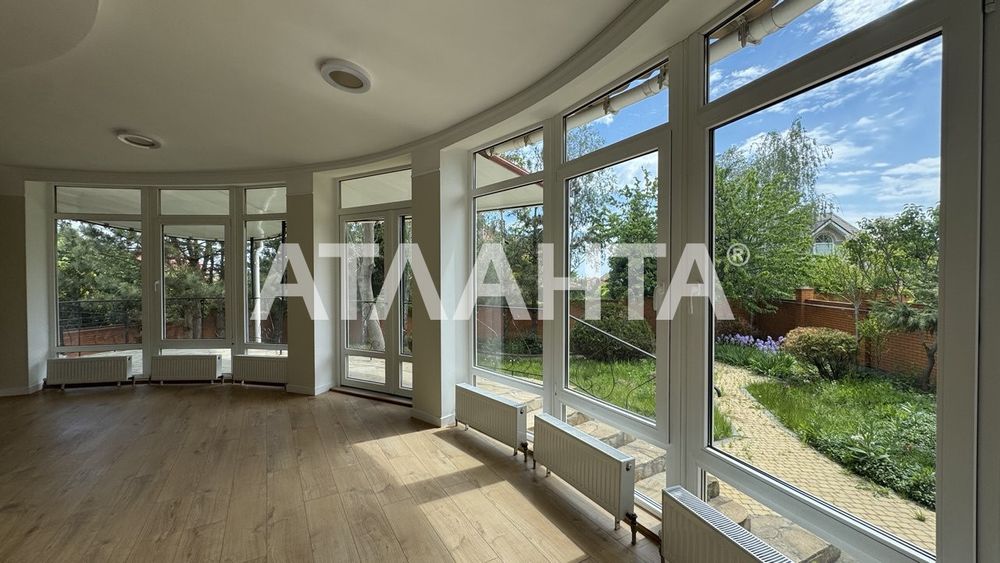 Дом у моря в охраняемом жилом массиве Совиньон