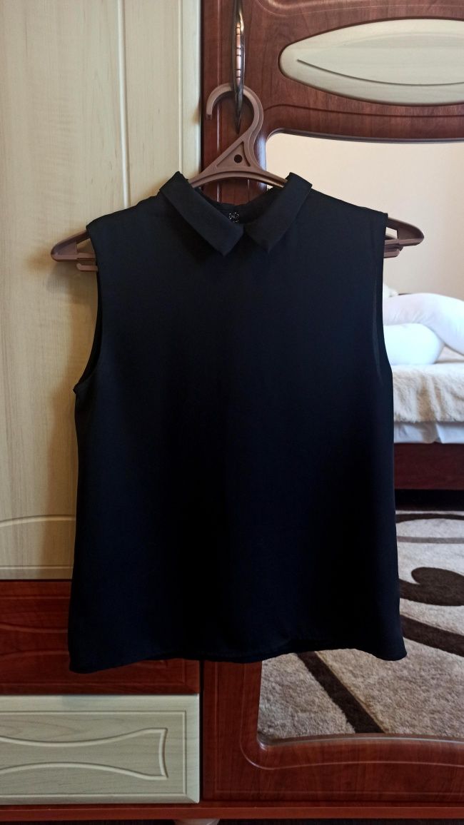 Блуза атласна розмір 42-44