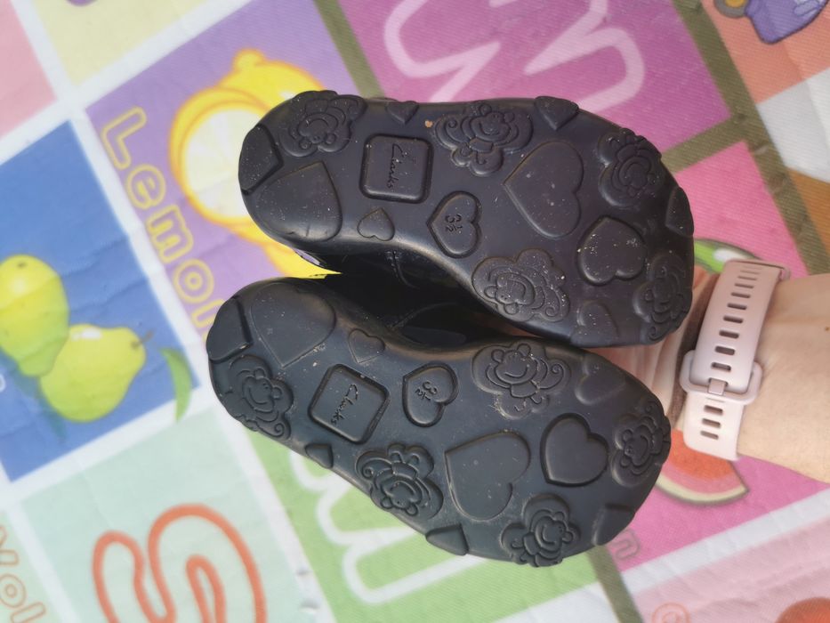 Skórzane lakierowane półbuty balerinki Clarks skóra naturalna 19 20