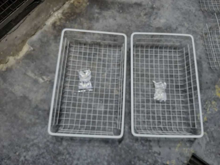 2 cestos gama Algot Ikea 38 x 59 x 13 cm (L x C x A)