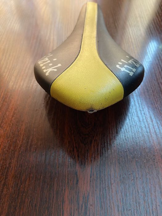 Сідло Fizik велосипедне