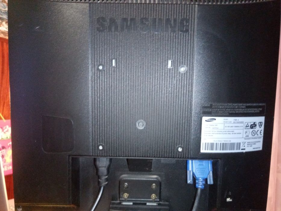 Продам монитор на компьютер