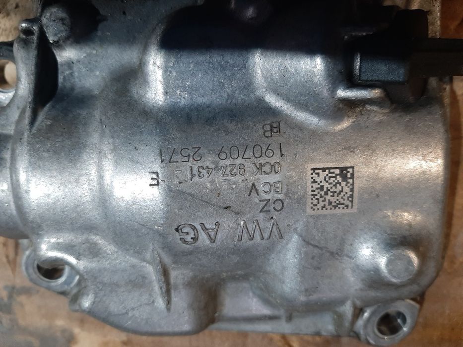 Pokrywa z czujnikiem skrzyni biegów S-Tronik Audi A4 B9. A5. A6. A7