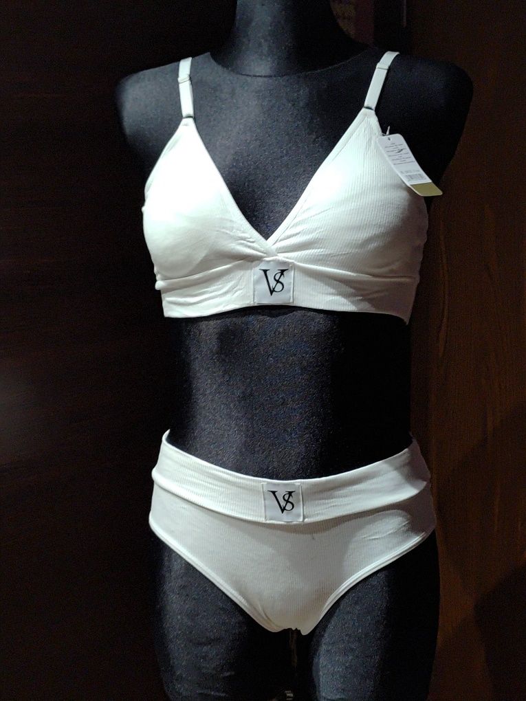 Bialy komplet bielizny damskiej top +majtki