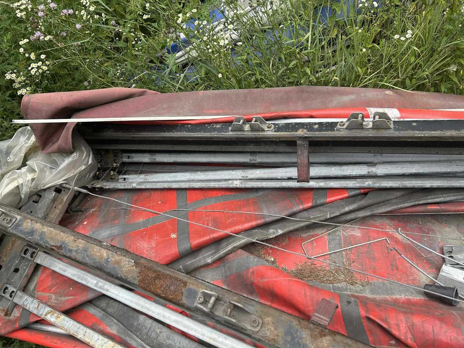 Zakończenie dachu zsuwanego naczepa Schmitz Standard Mega