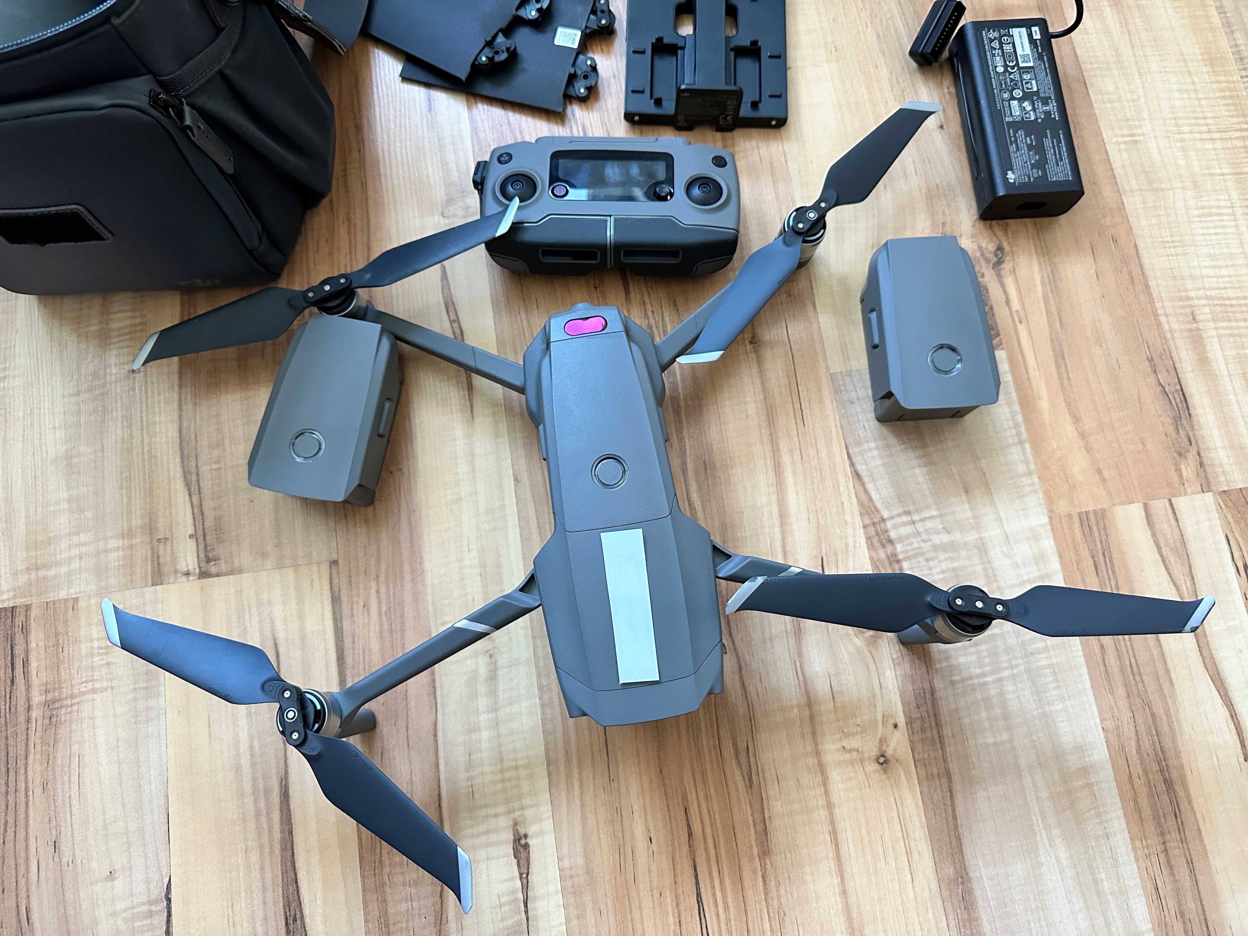 Dron DJI Mavic 2 Pro Fly More Combo