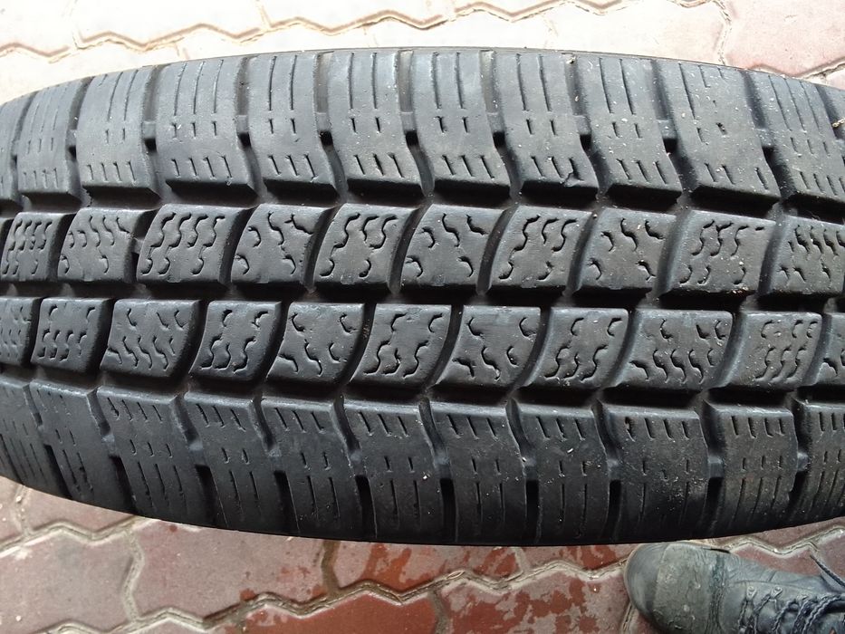 Opona wielosezonowa 195/65r16C VREDESTEIN 2022r 7mm