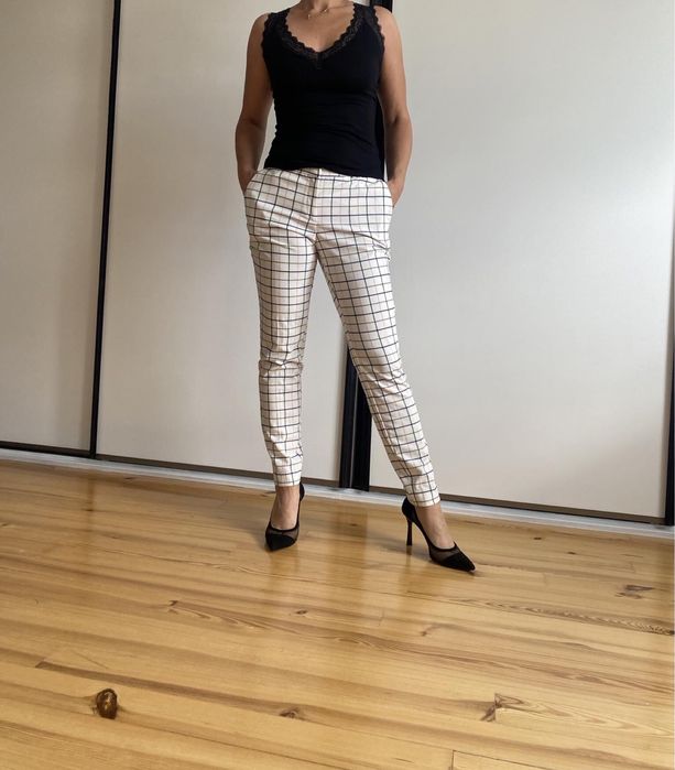 Spodnie w kratke białe