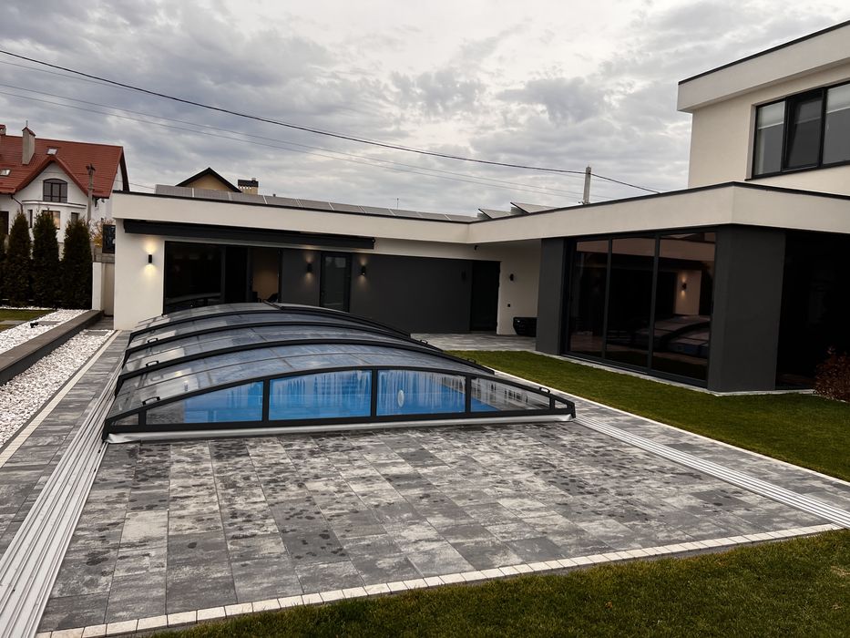Будинок з басейном в Сокільниках