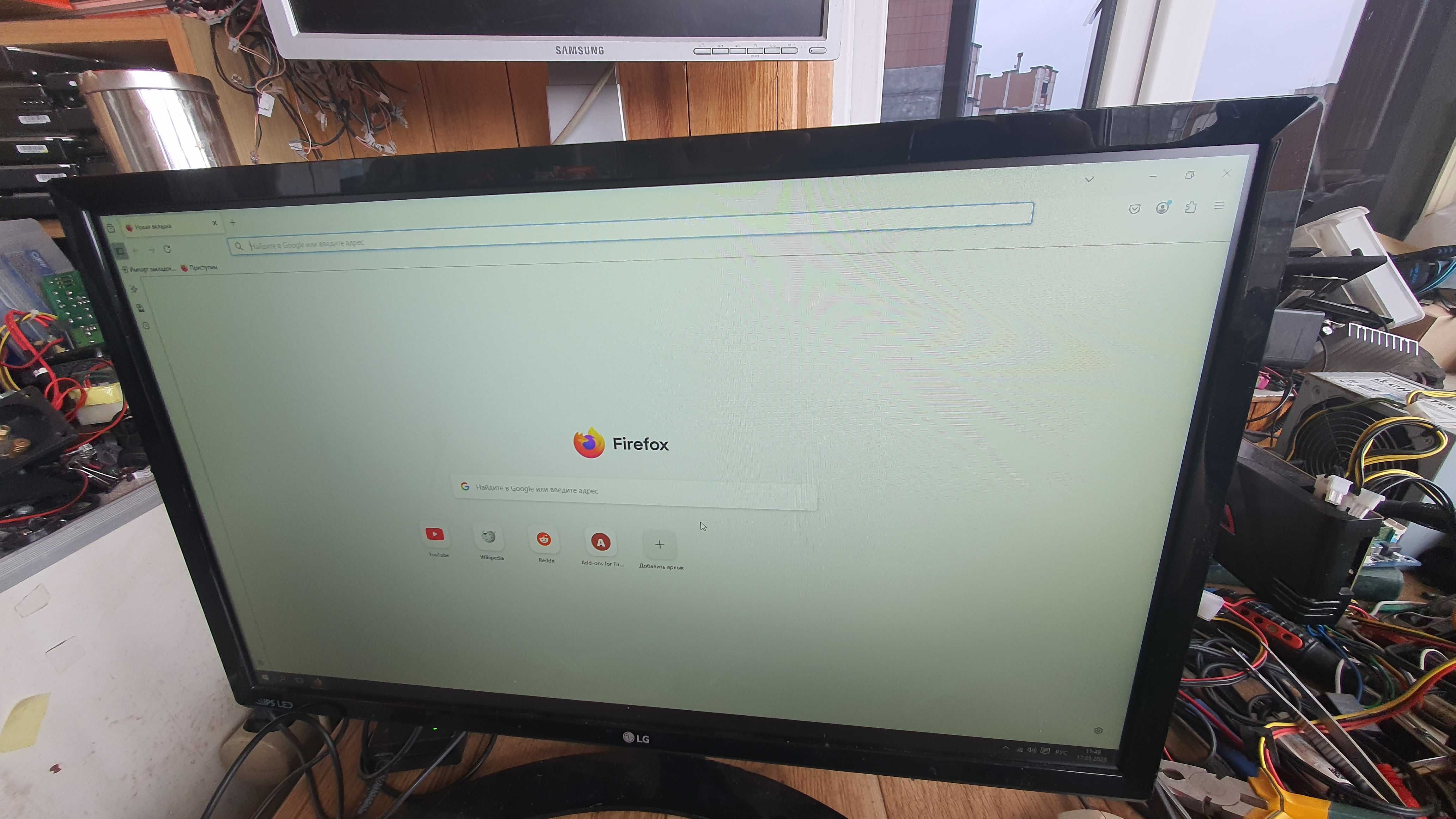 Монитор LED с IPS матрицей LG 22MP58D-P в идеале.