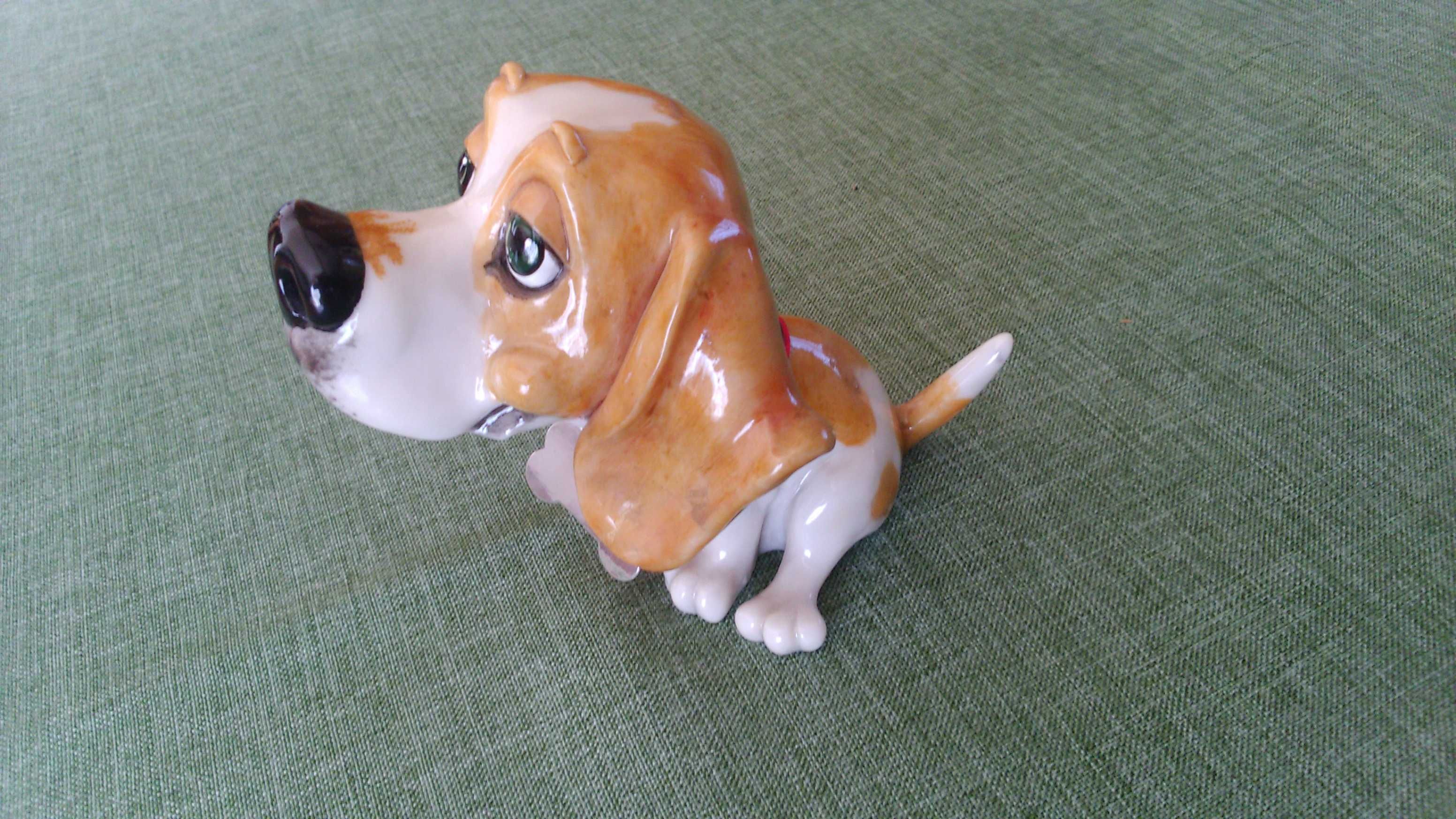 Ceramiczna miniaturka psa - beagle
