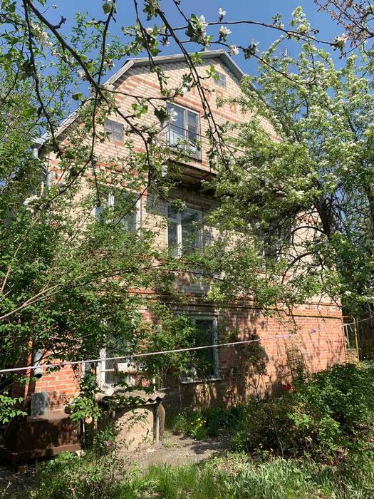 Продам дом Песочин 10 мин. от м. Холодная Гора.